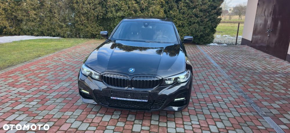 BMW Seria 3 330e M Sport - 1
