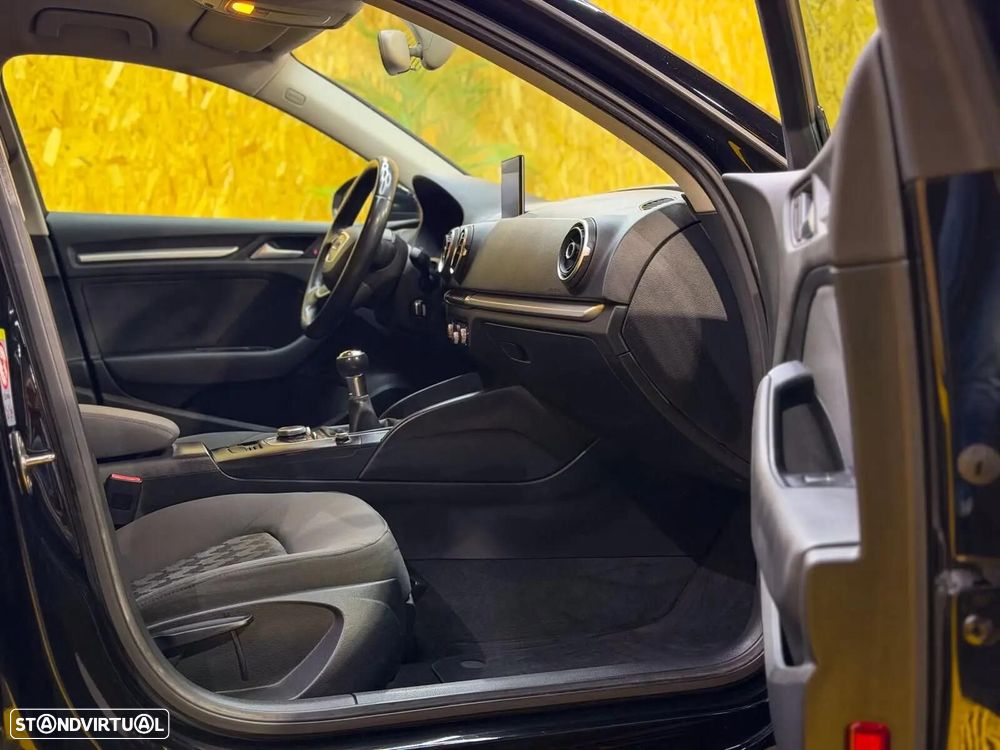 Audi A3 Sportback 1.6 TDI Attraction Special Edition - 5