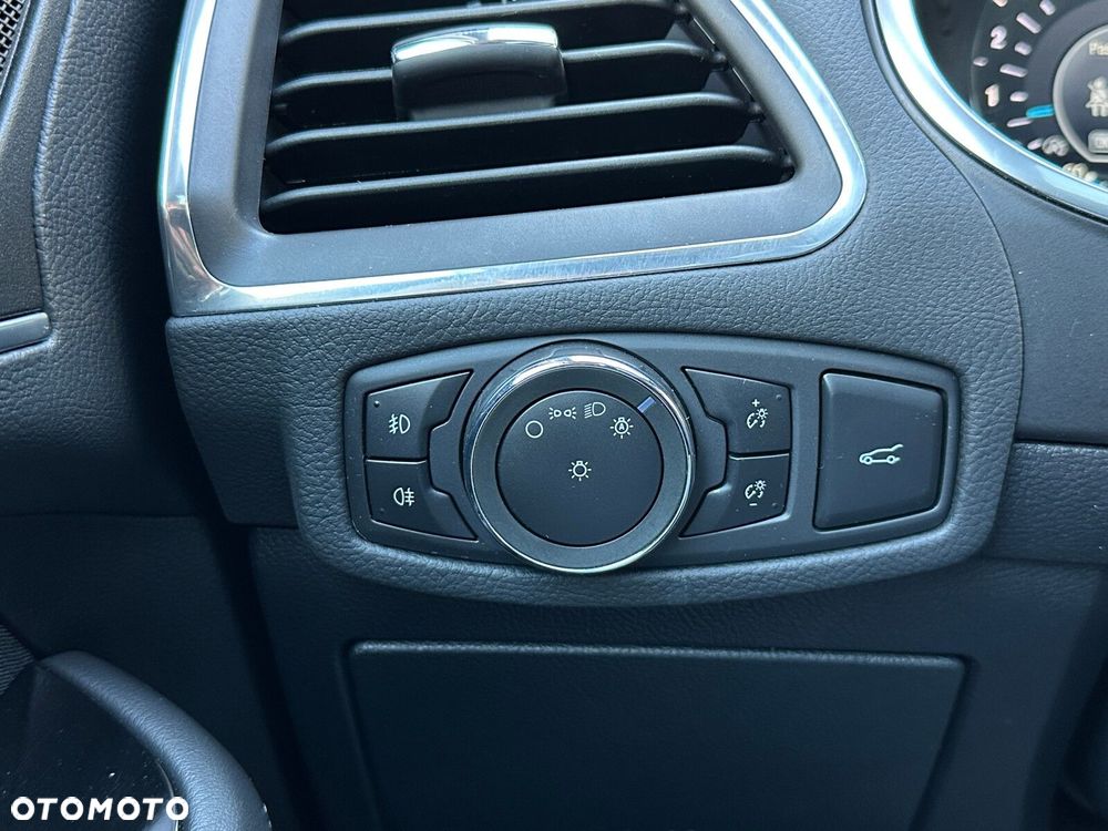 Ford S-Max - 17