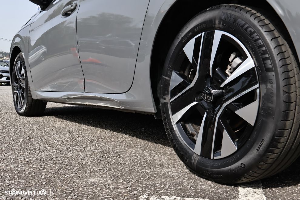 Peugeot 208 1.2 PureTech Allure - 5