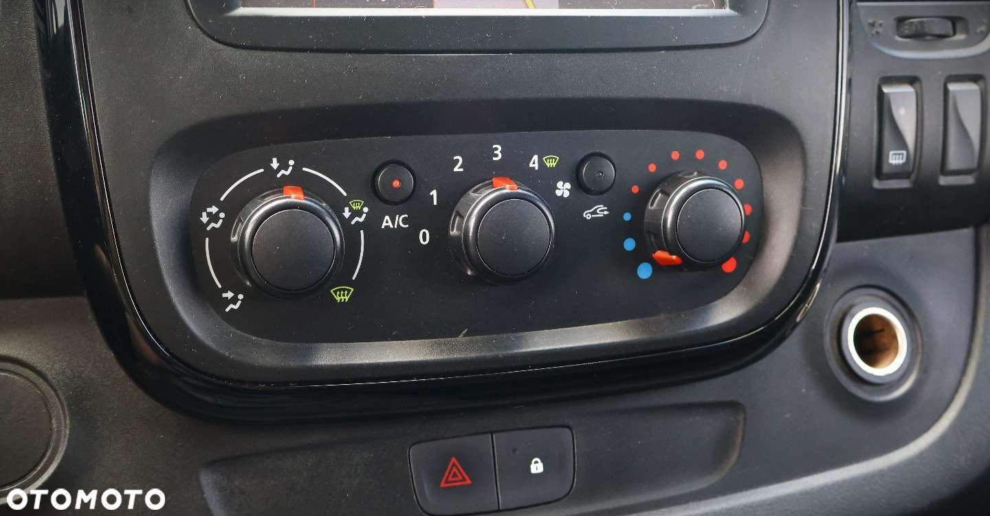 Opel Vivaro - 28