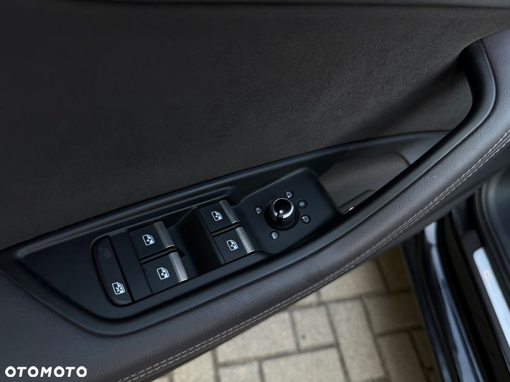 Audi A4 Avant 40 TDI S tronic S line - 33