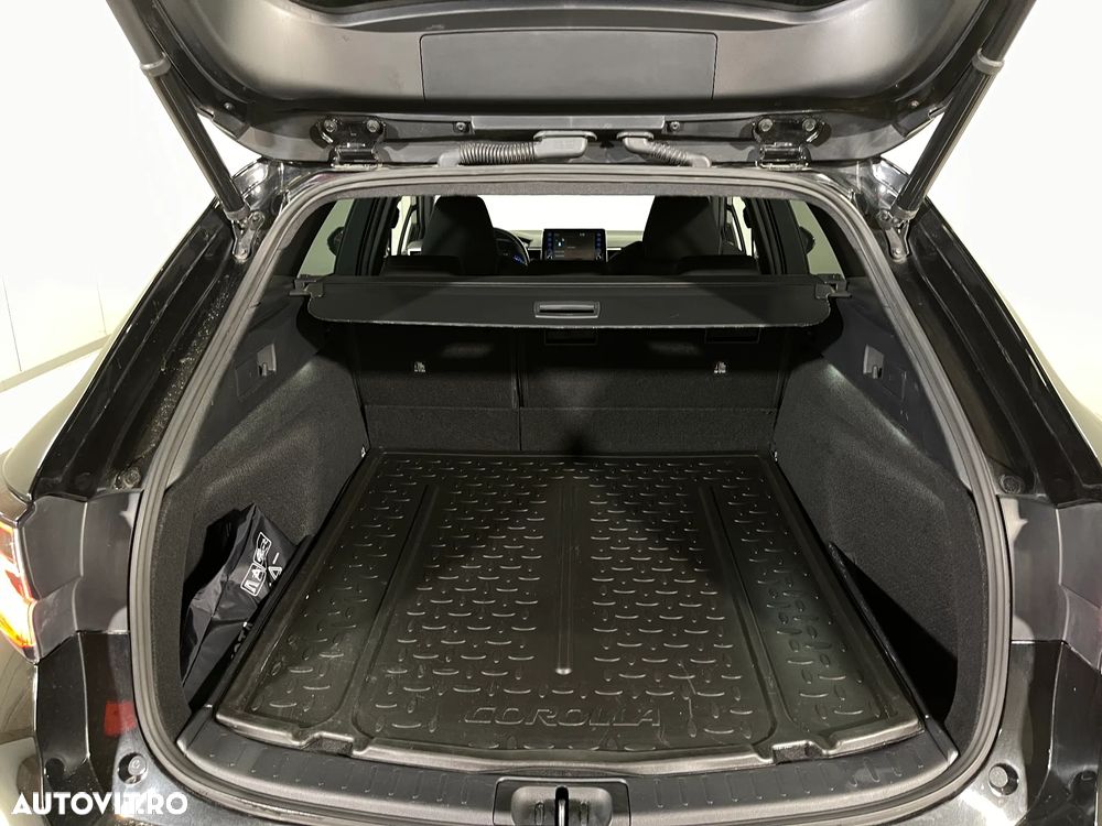 Toyota Corolla 1.8 HSD Dynamic - 12