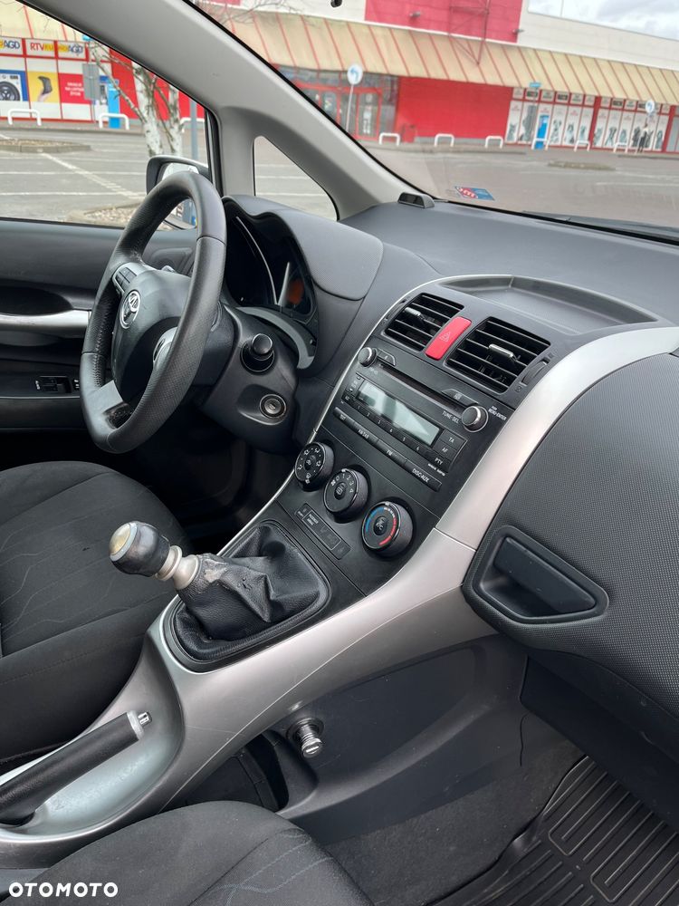 Toyota Auris 1.33 VVT-i Terra - 16