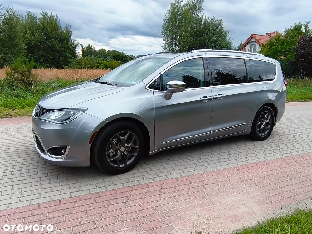 Chrysler Pacifica - 21