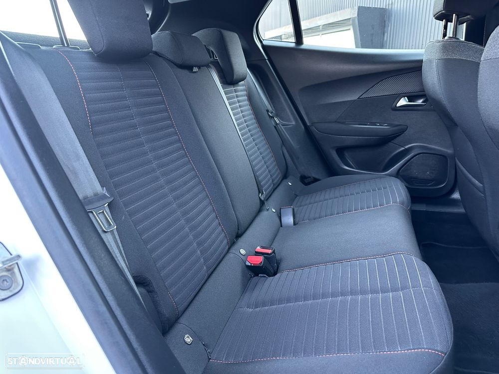 Peugeot 2008 PureTech 130 EAT8 Active - 23