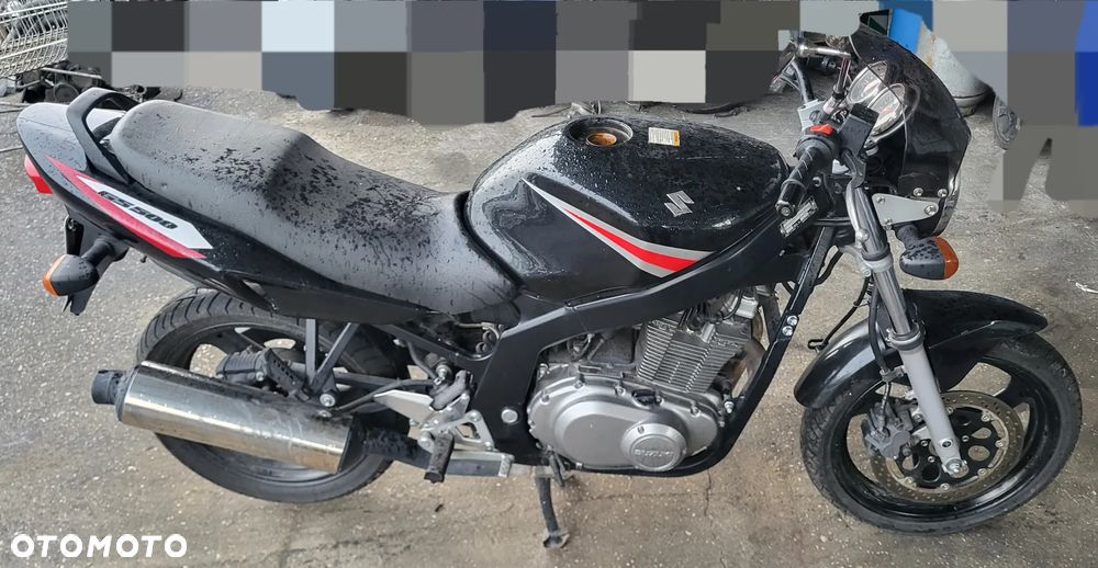 SUZUKI GS 500 LIFT owiewka osłona boczek zbiornik silnik zawieszenie set podnóżek siedzenie chłodnica regulator moduł przełącznik przekaźnik licznik wiązka stelaż podnóżek reflektor czasza - 1