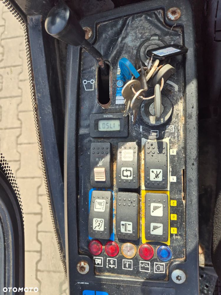 Kaercher MIC C34 / NOŚNIK NARZĘDZI / PRZYCZEPA WYWROTKA / IDEALNY DO MIASTA / ZAMIATARKA / PŁUG SNIEŻNY / 4X4 / NISKIE MOTOGODZINY / JEDNO URZĄDZENIE WIELE ZASTOSOWAŃ! - 26