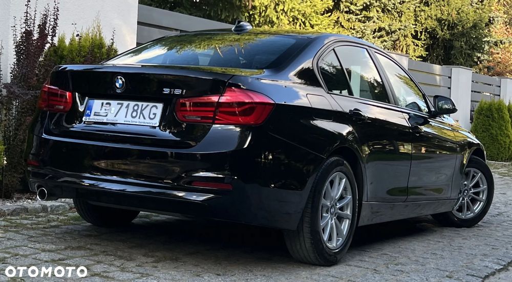 BMW Seria 3 318i Sport Line - 36