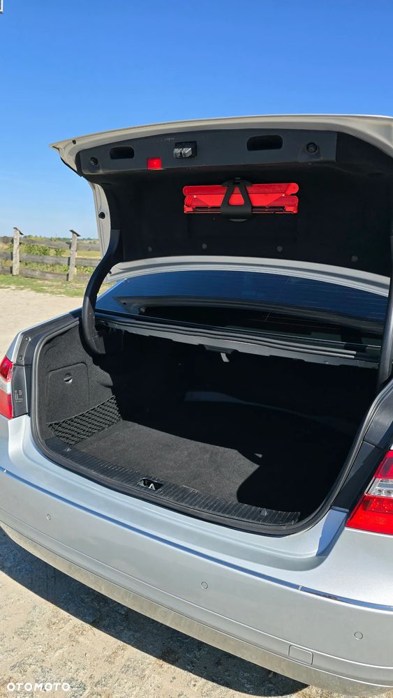 Mercedes-Benz Klasa E 220 CDI BlueEff Avantgarde - 2