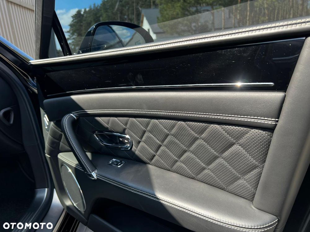 Bentley Flying Spur V8 S - 25