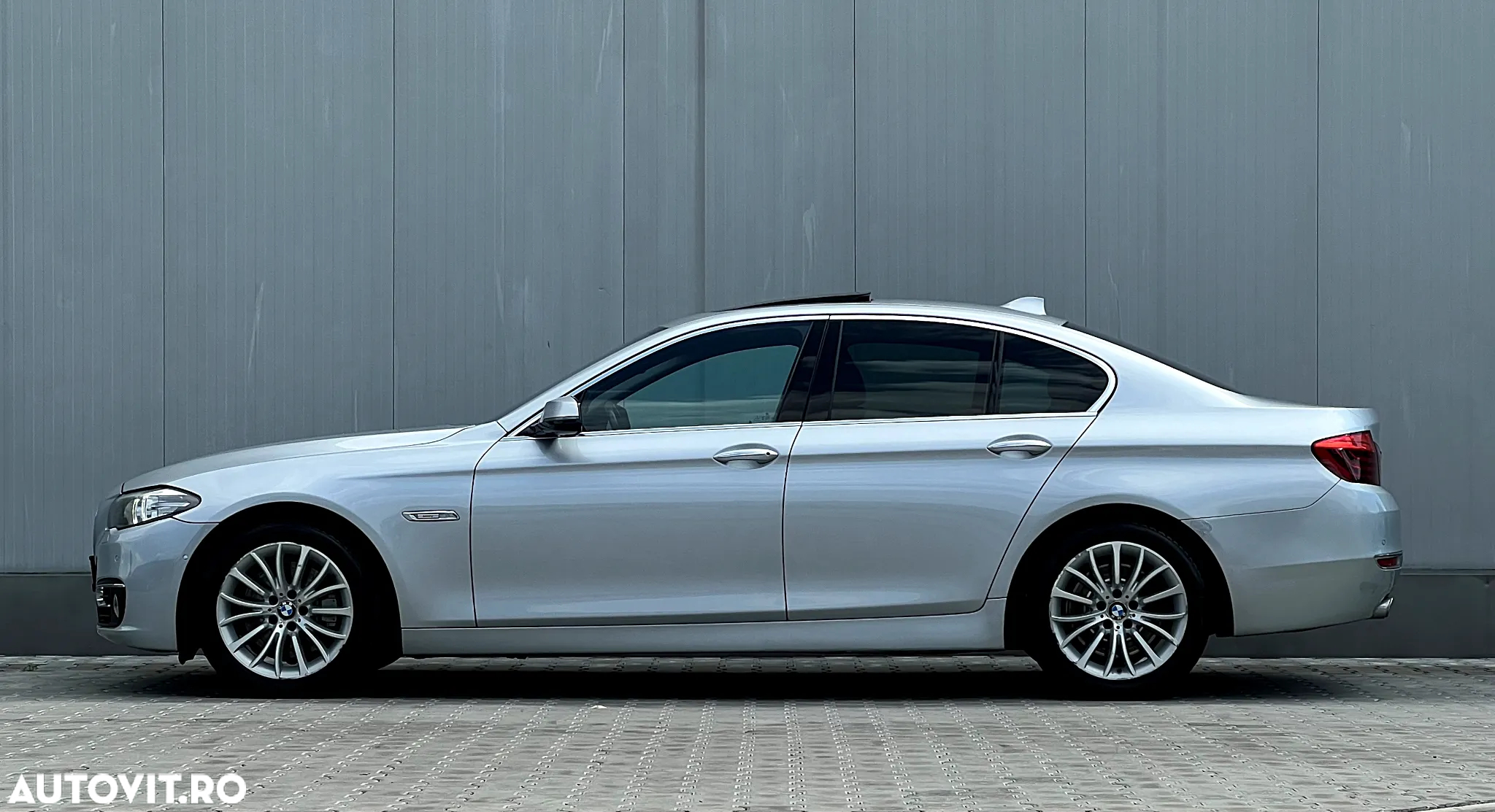 BMW Seria 5 530d xDrive - 10