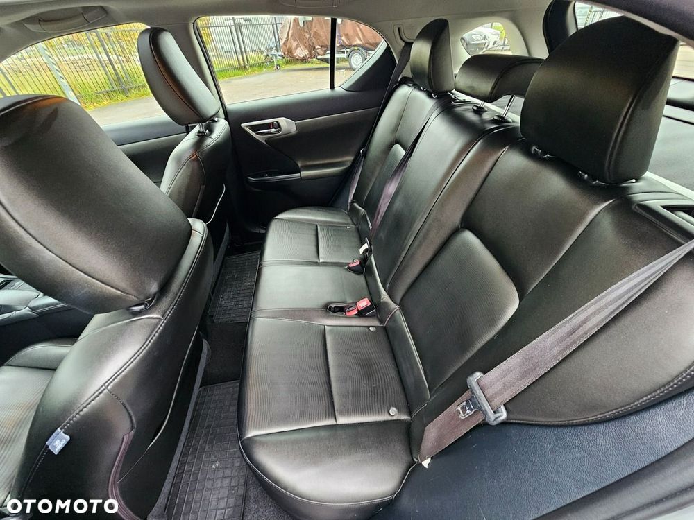 Lexus CT 200h F Sport Edition - 32