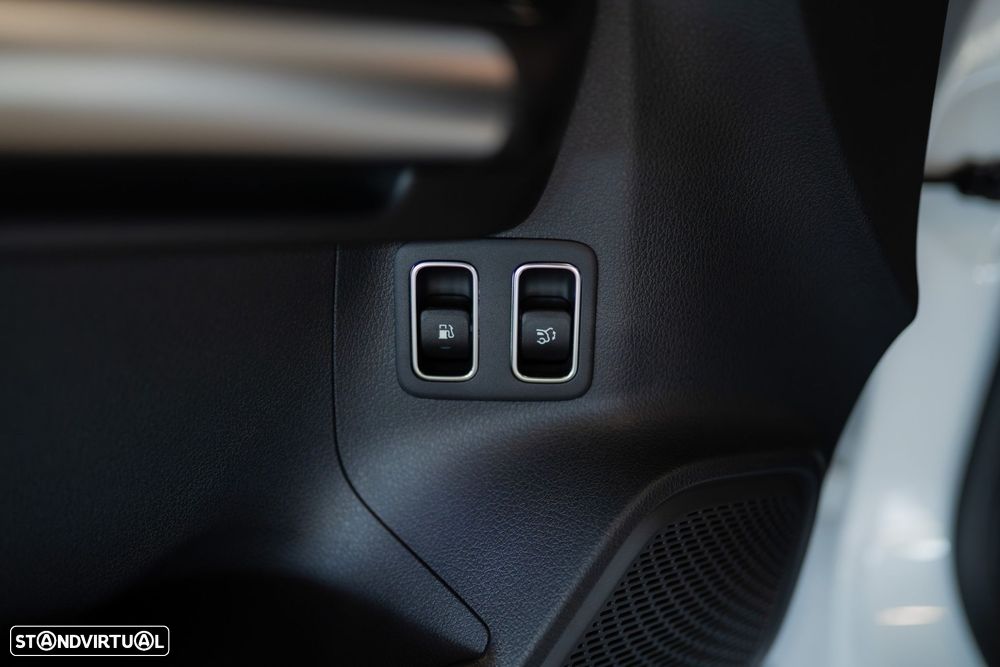 Mercedes-Benz GLA 250 e 8G-DCT AMG Line - 17