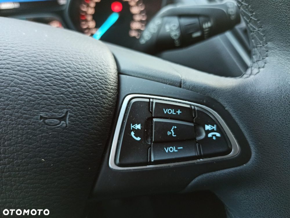 Ford Kuga - 16