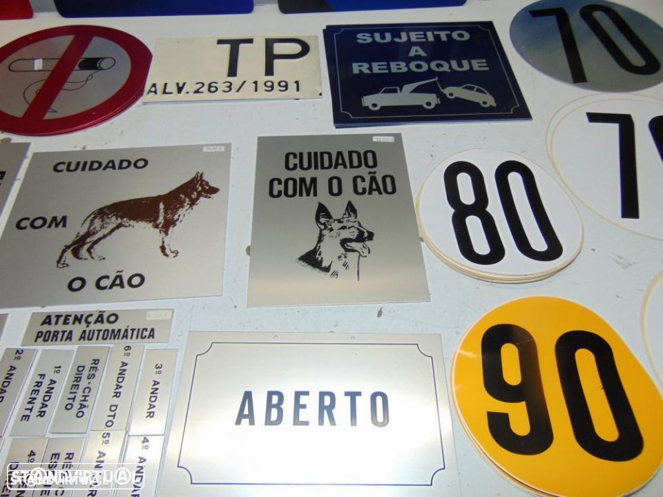 Antigos placas de sinalização e informação - 4