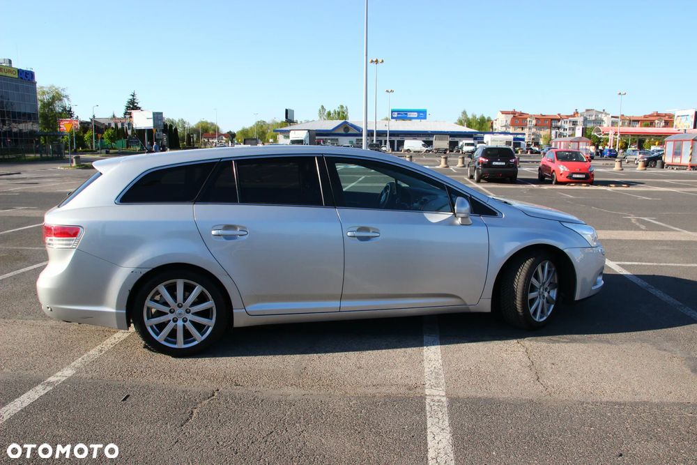 Toyota Avensis 2.0 Prestige NAVI - 20