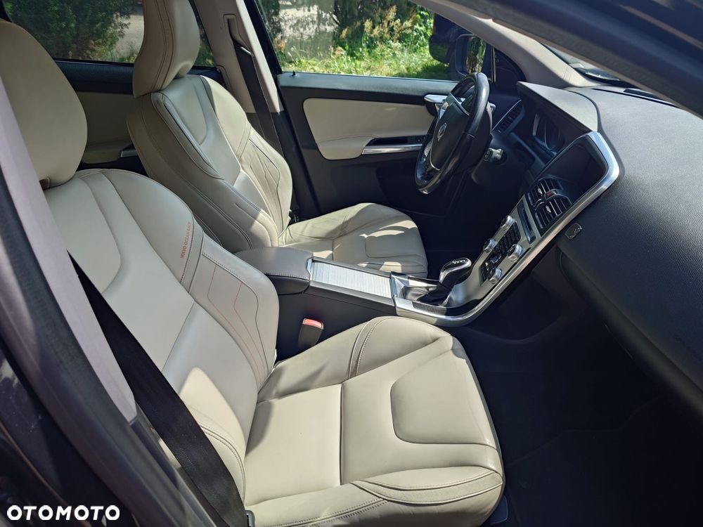 Volvo XC 60 D4 Drive-E Ocean Race - 14