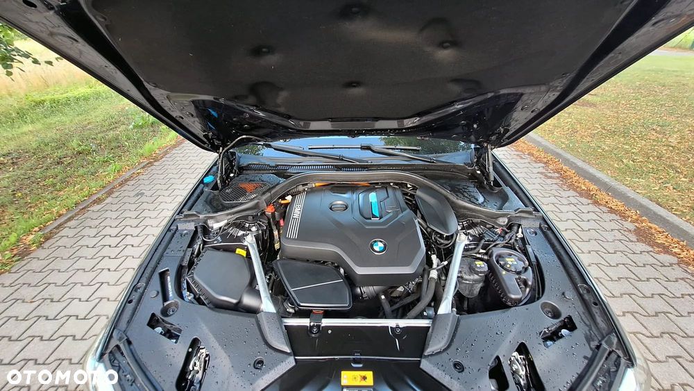 BMW Seria 5 520e M Sport sport - 13