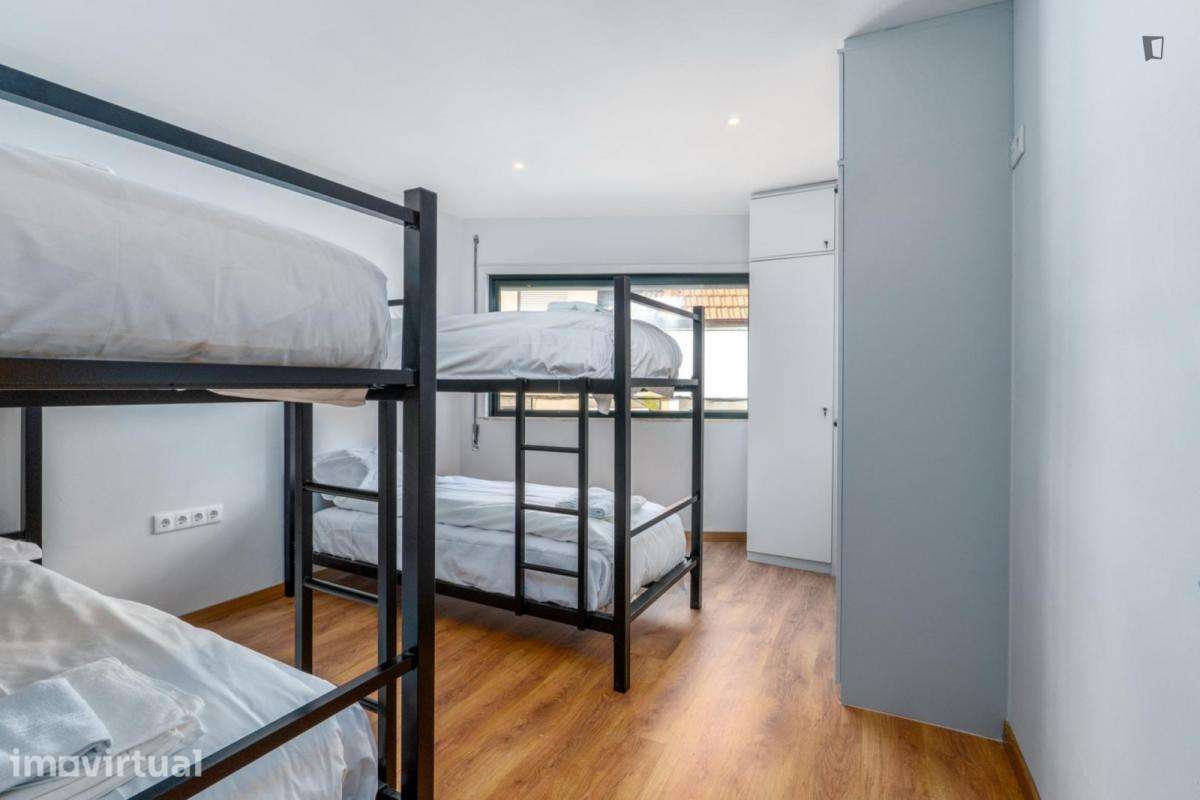 Cama - localizado em Santo Ildefonso Porto - Grande imagem: 5/25