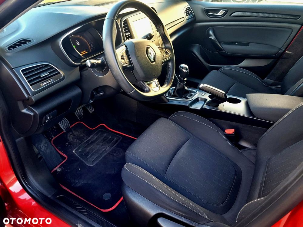 Renault Megane TCe 140 GPF LIMITED - 11