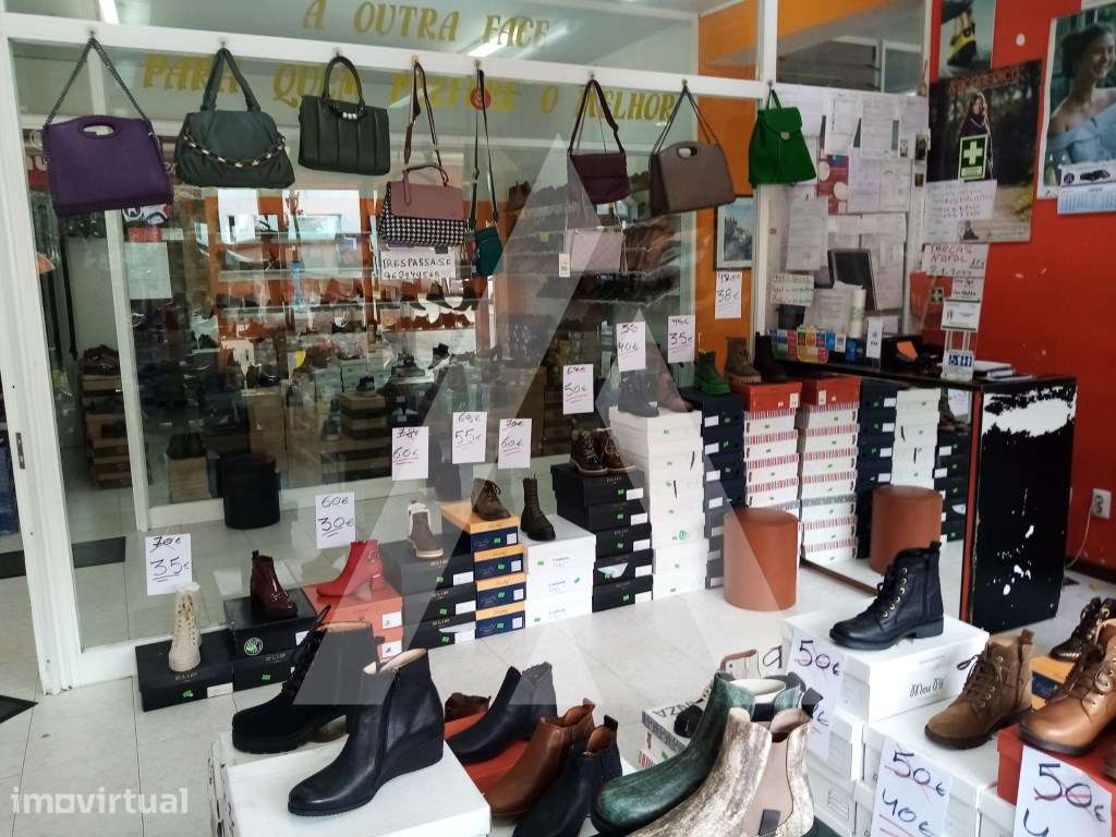 Sapataria para trespasse, no centro de Águeda! - Grande imagem: 4/18