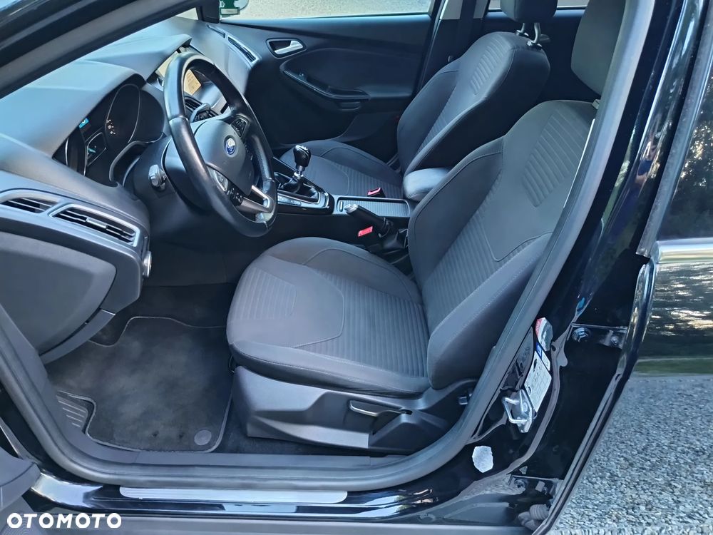 Ford Focus 1.0 EcoBoost STart-Stopp-System TITANIUM - 37