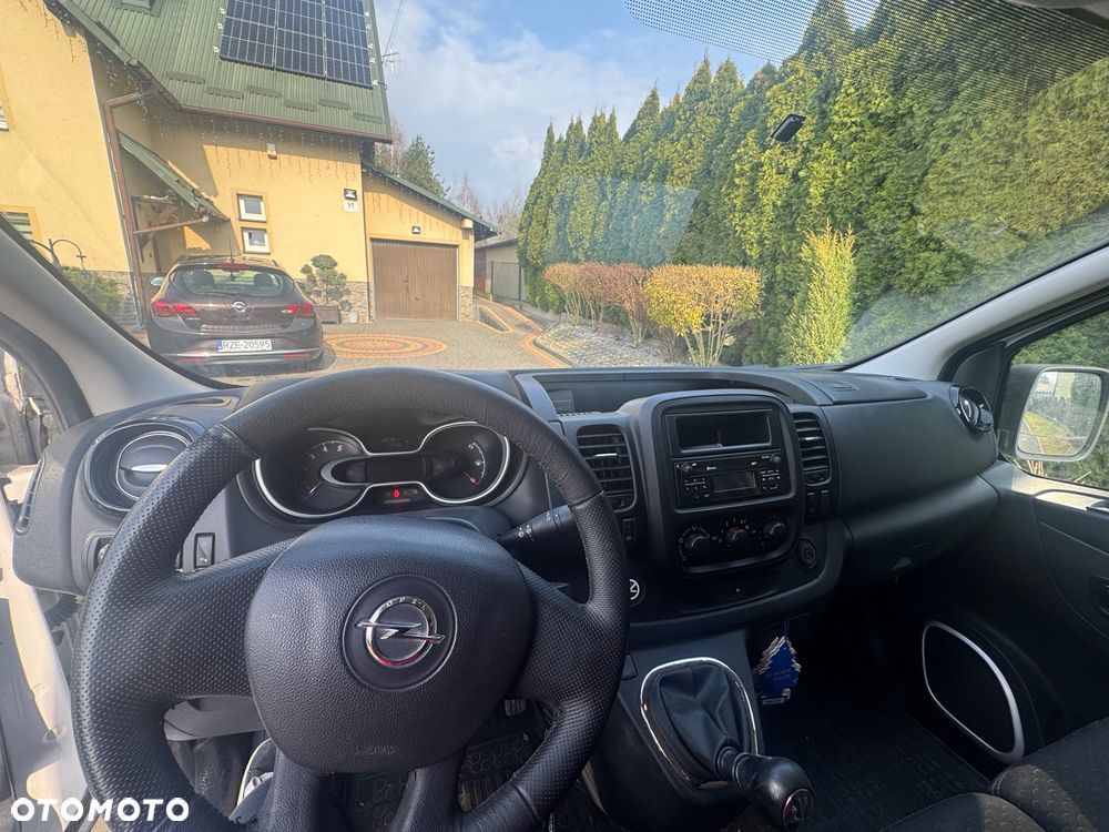 Opel Vivaro - 12