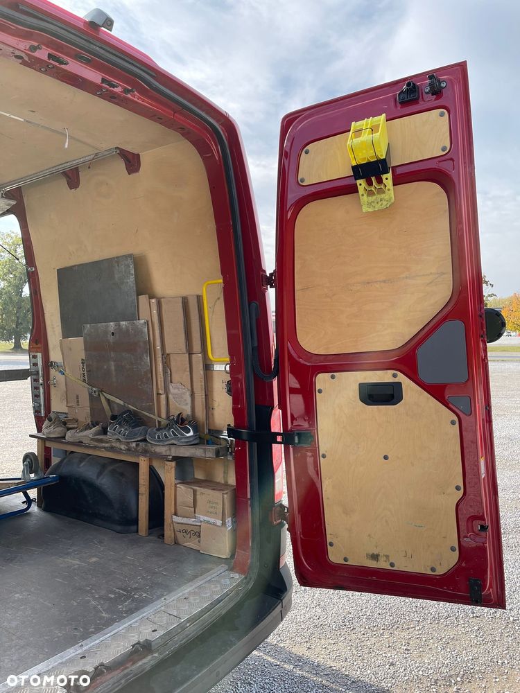 Volkswagen CRAFTER FURGON - 12
