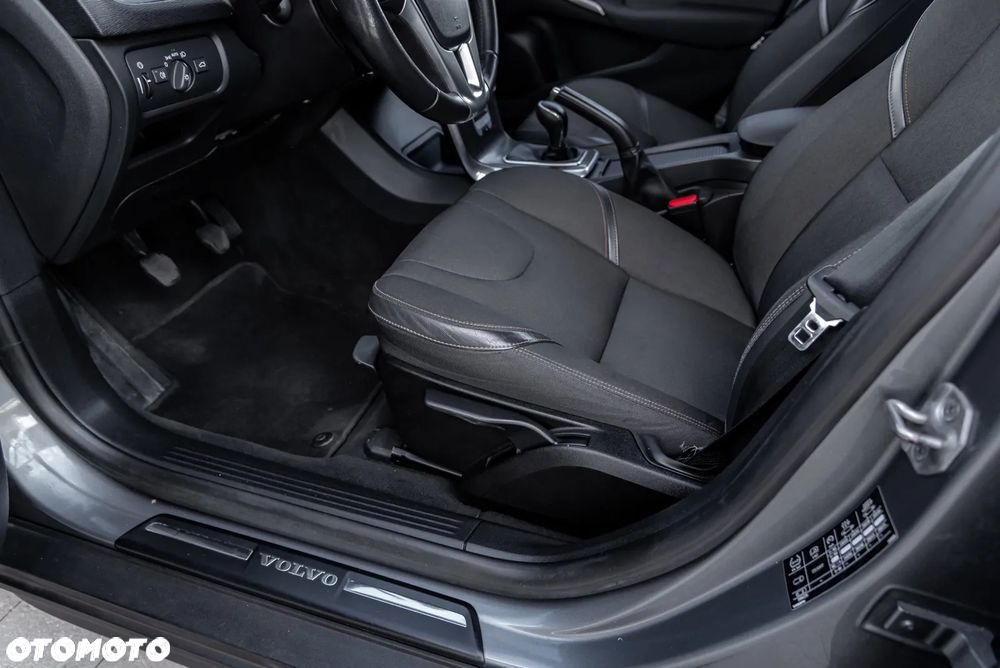 Volvo V40 Cross Country D2 Summum - 24