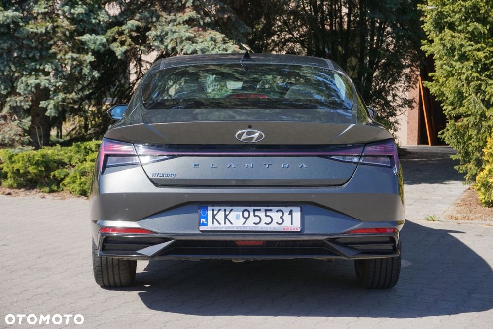 Hyundai Elantra - 6
