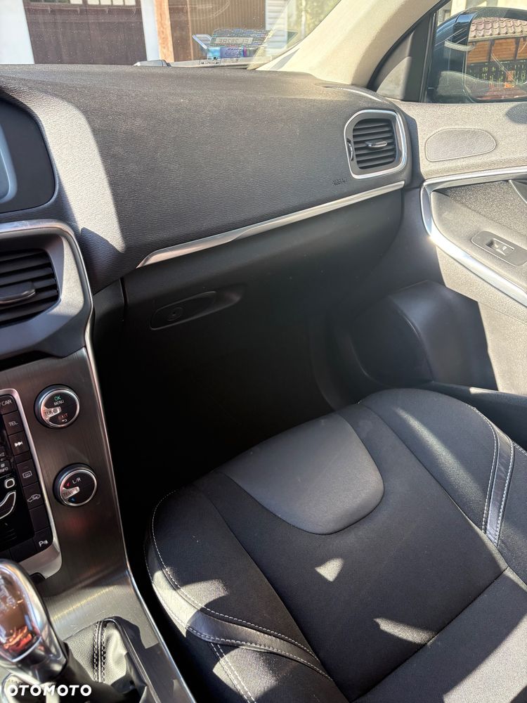 Volvo V40 T3 Momentum - 14