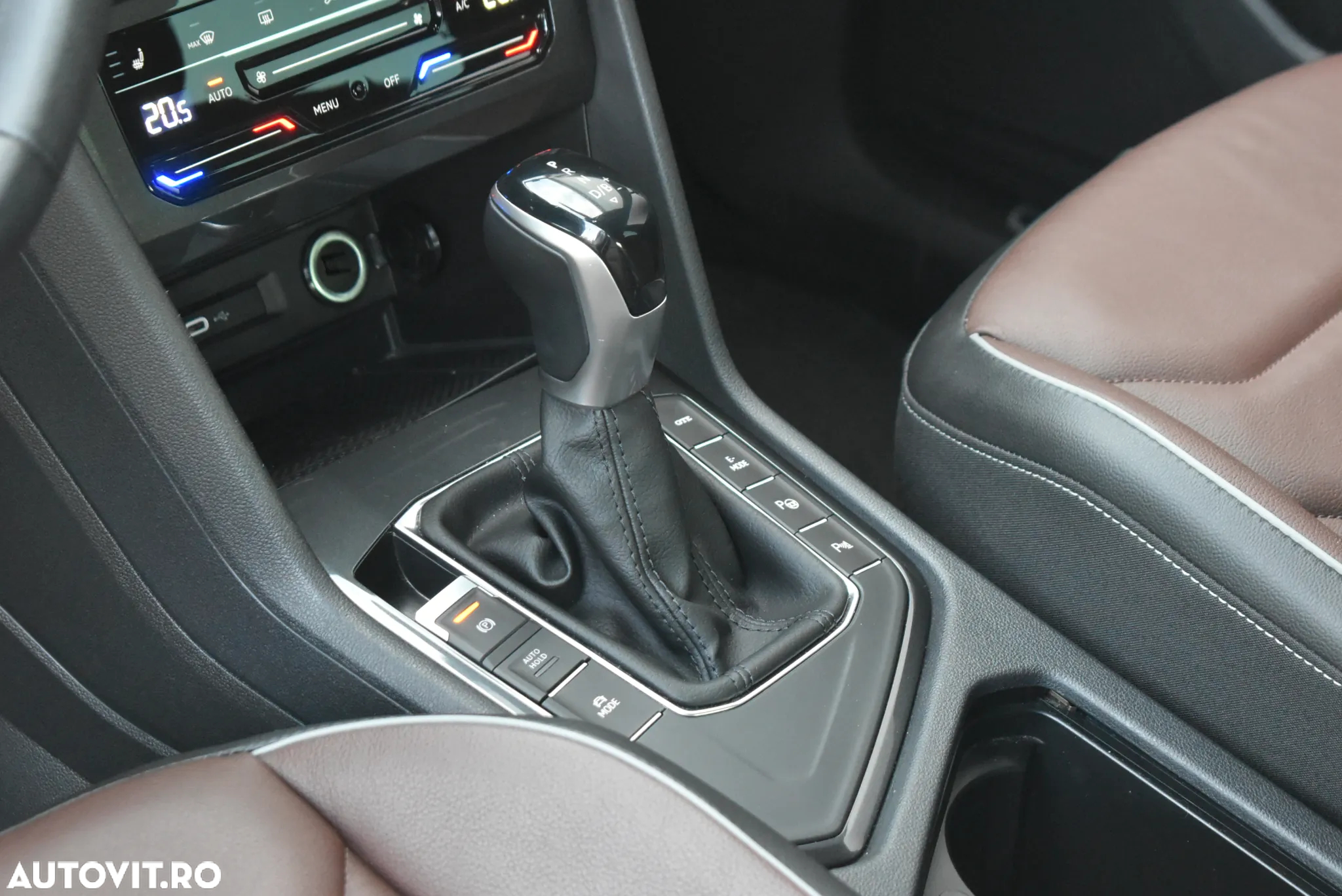 Volkswagen Tiguan - 12