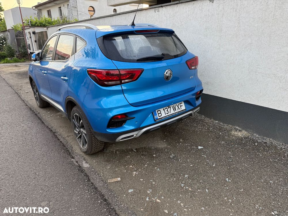 MG ZS - 21