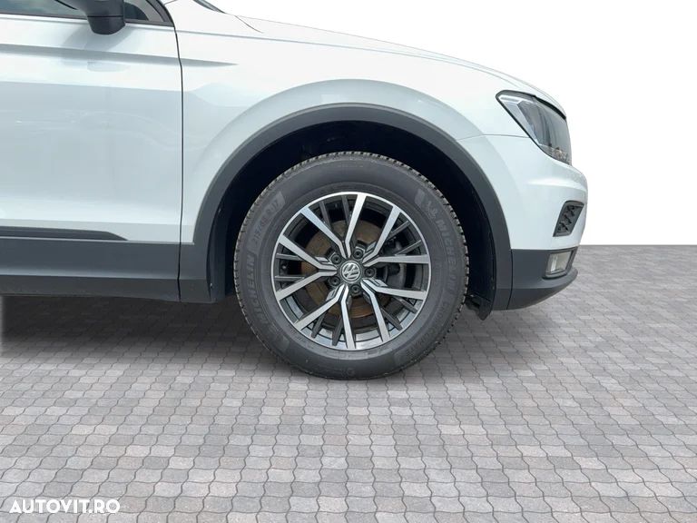 Volkswagen Tiguan - 9