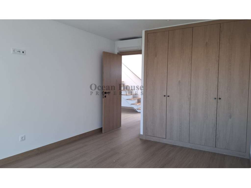 Penthouse T2 novo com vista mar, piscina e garagem, a 700 metros da... - Grande imagem: 4/13