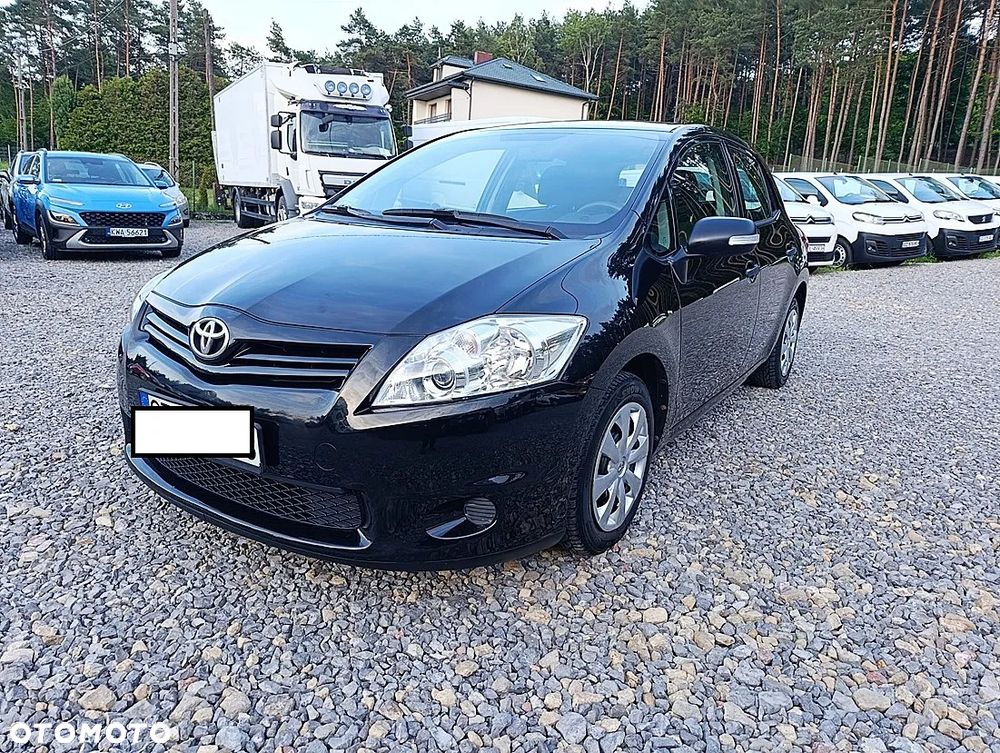 Toyota Auris 1.33 VVT-i Terra Start - 1