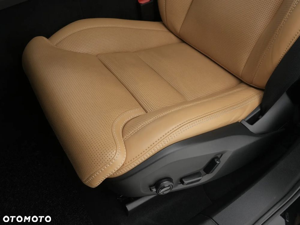Volvo XC 60 D5 AWD Geartronic Inscription - 25