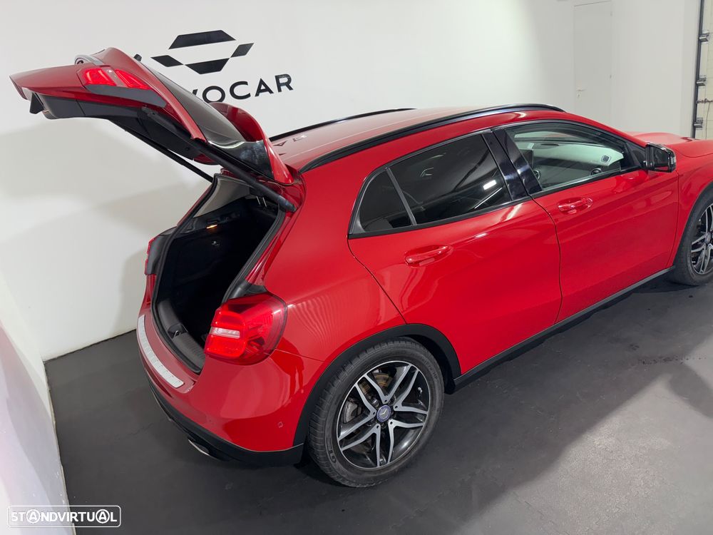 Mercedes-Benz GLA 180 d AMG Line - 29