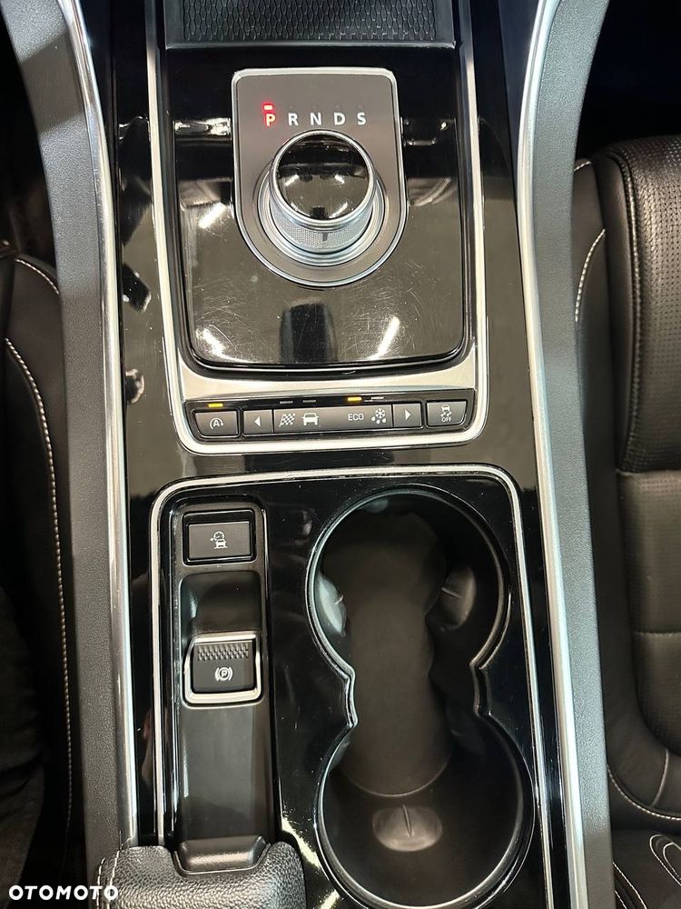 Jaguar XE 2.0 D AWD R-Sport - 20