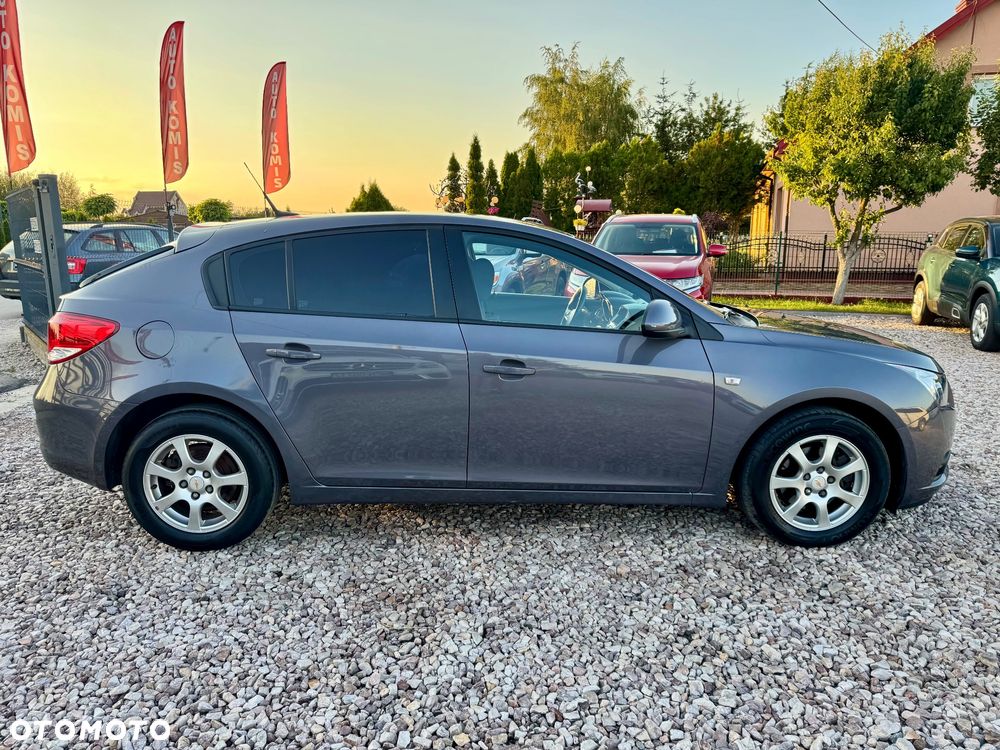 Chevrolet Cruze - 24