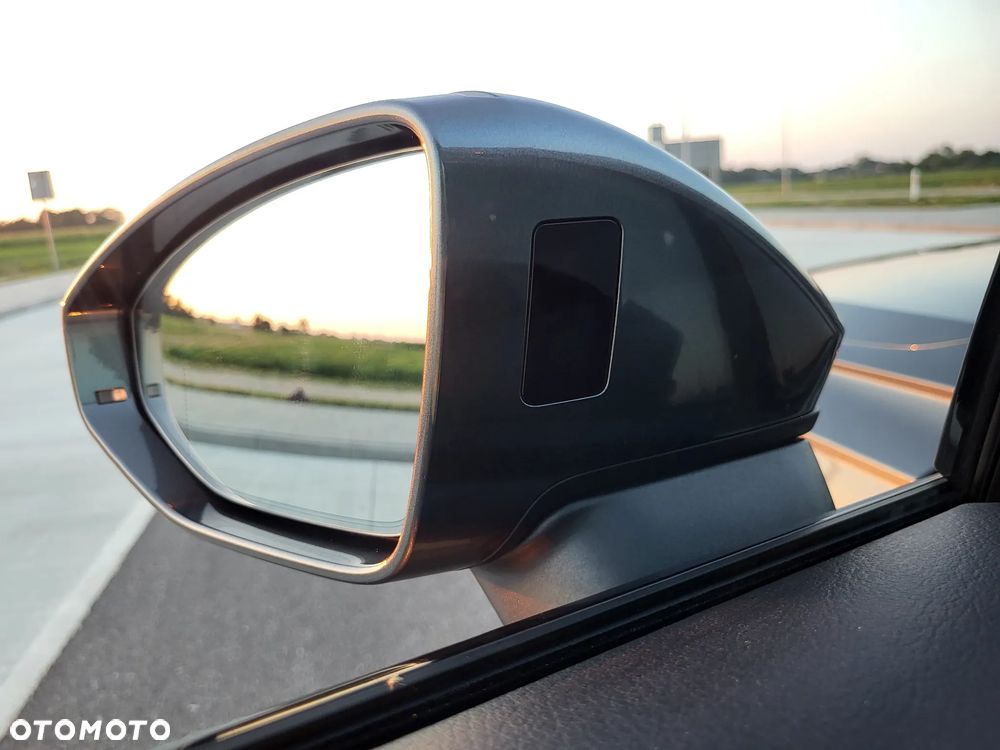 Audi A6 Avant 40 TDI quattro S tronic S line - 25