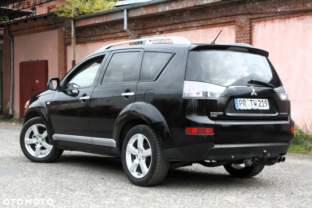 Mitsubishi Outlander - 4