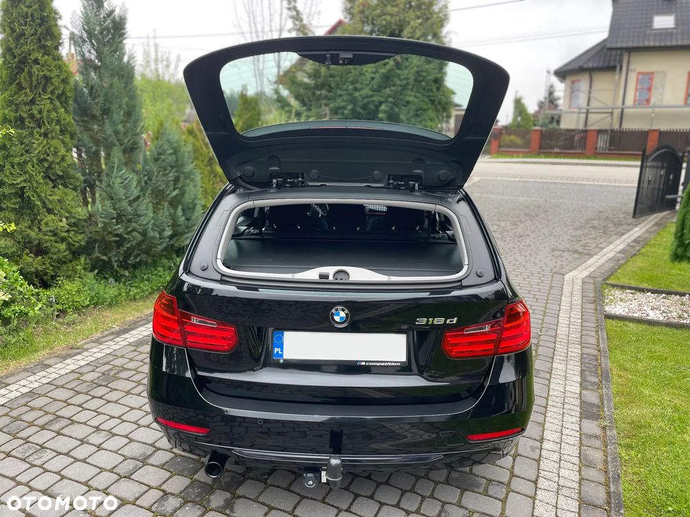 BMW Seria 3 318d Sport Line - 15