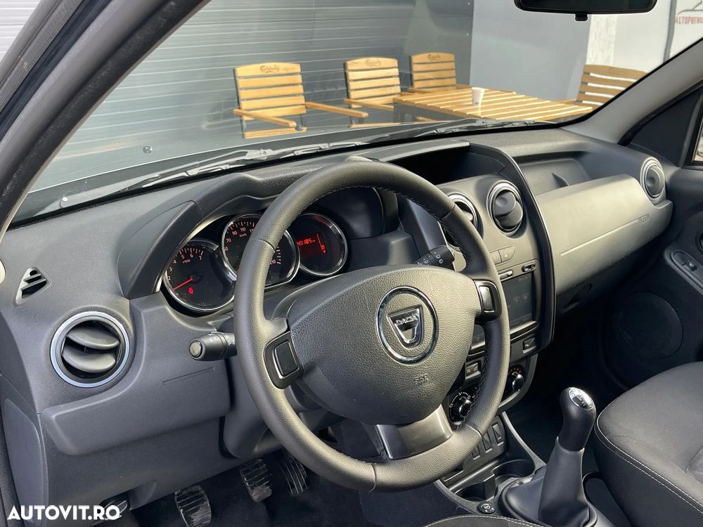 Dacia Duster 1.6 16V 4x2 Prestige - 4