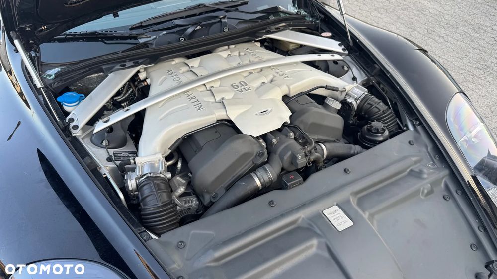 Aston Martin DBS Cabrio Touchtronic Carbon Edition - 36