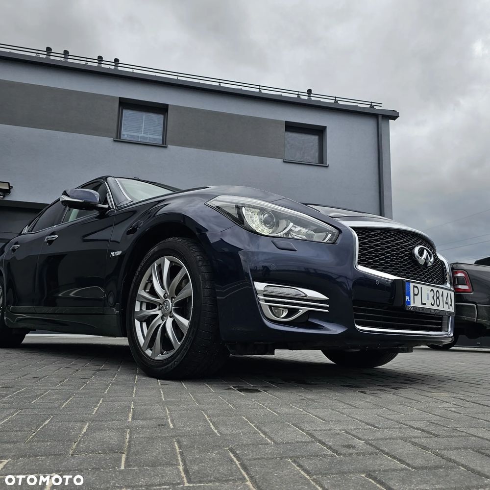 Infiniti Q70 Hybrid Premium Tech - 5