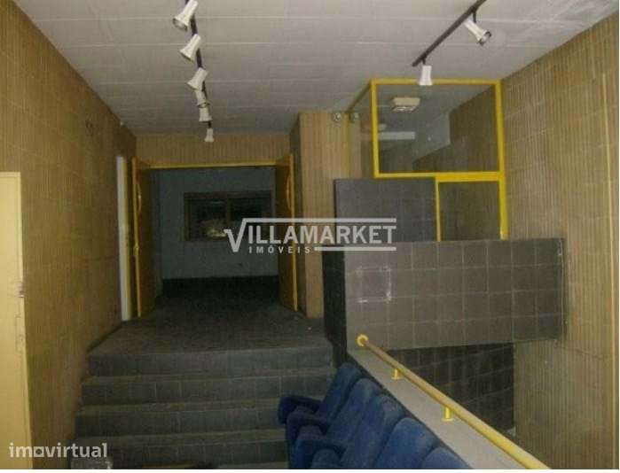 Loja da banca com 458 m2 composta por 2 Pisos e Armazém situada na Est - Grande imagem: 4/13