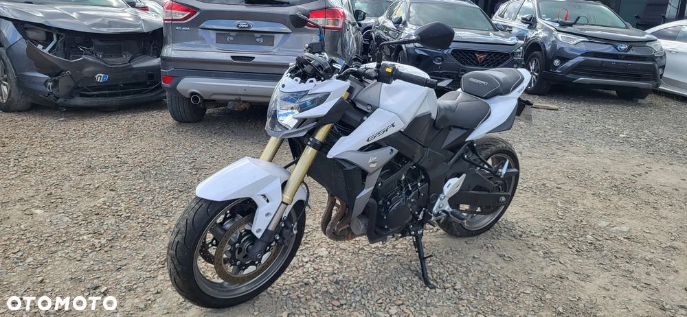 Suzuki GSR - 5