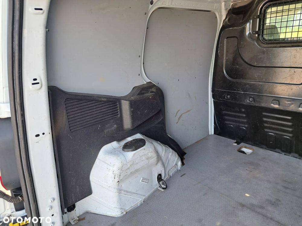 Ford Transit Courier - 6